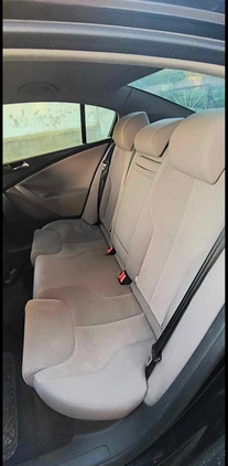 Volkswagen Passat cena 9900 przebieg: 480000, rok produkcji 2005 z Kruszwica małe 67